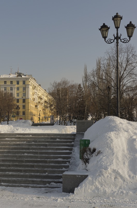 март 2012 года